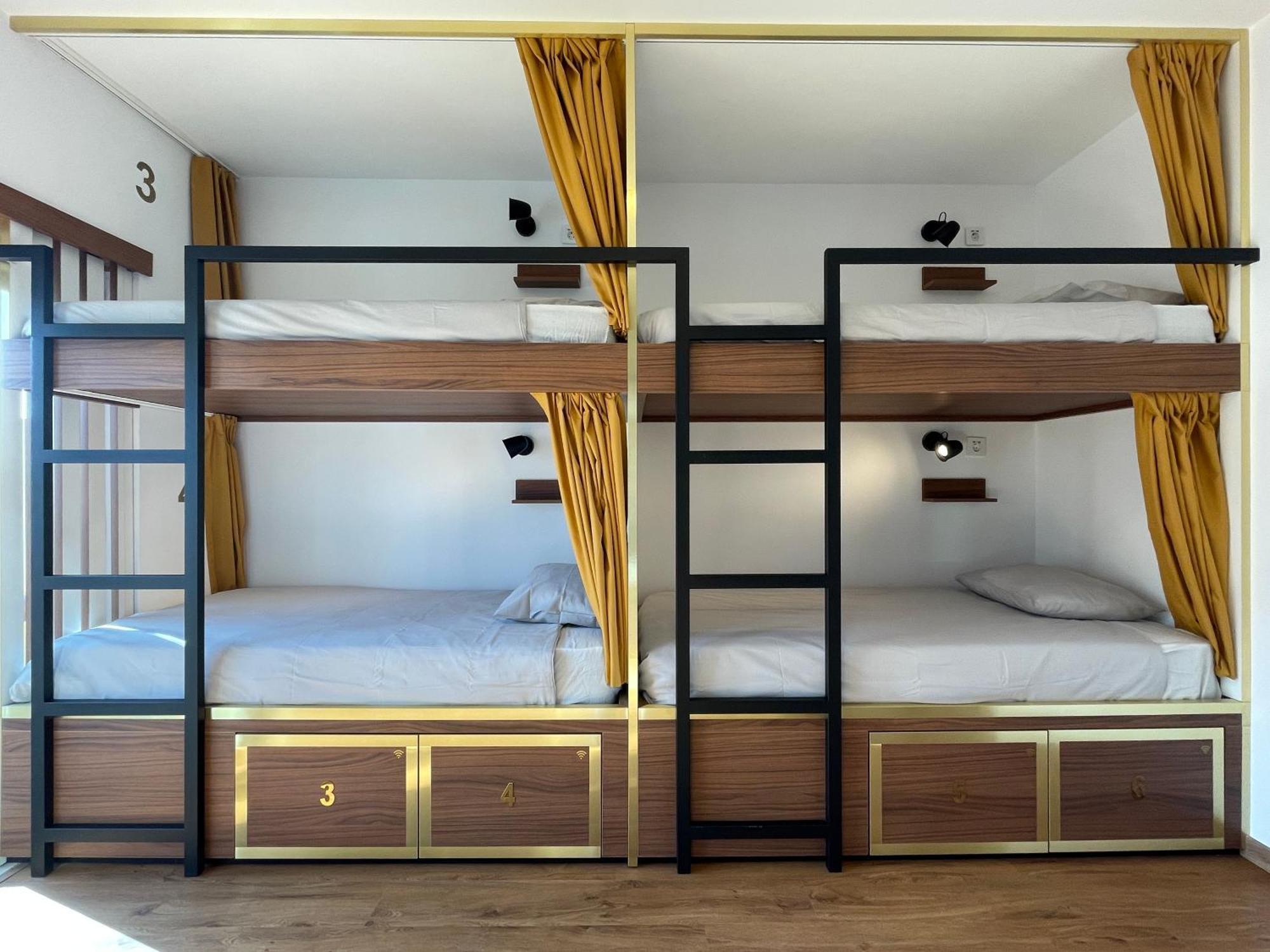 33 Hostel Балеал Екстериор снимка