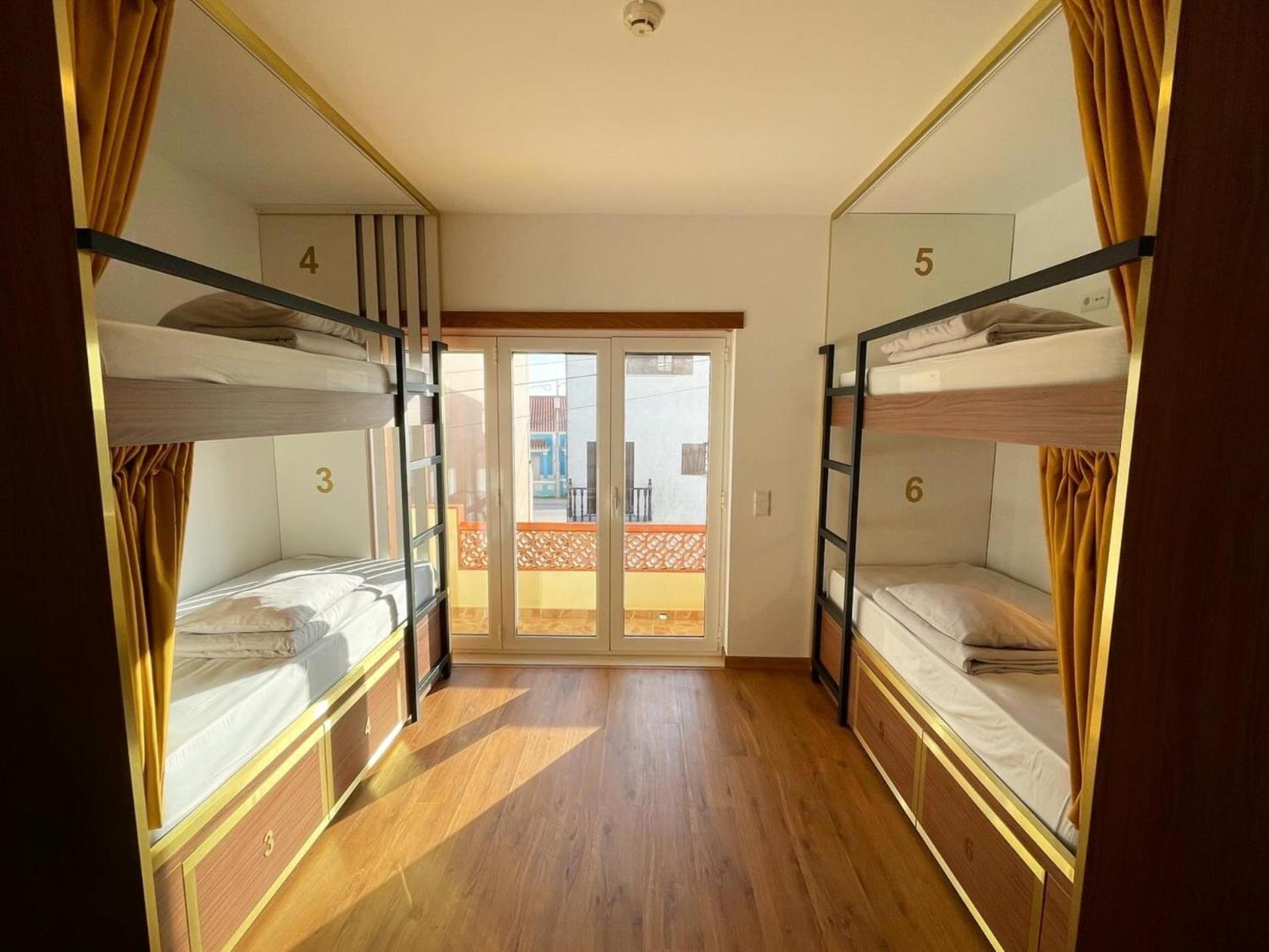 33 Hostel Балеал Екстериор снимка