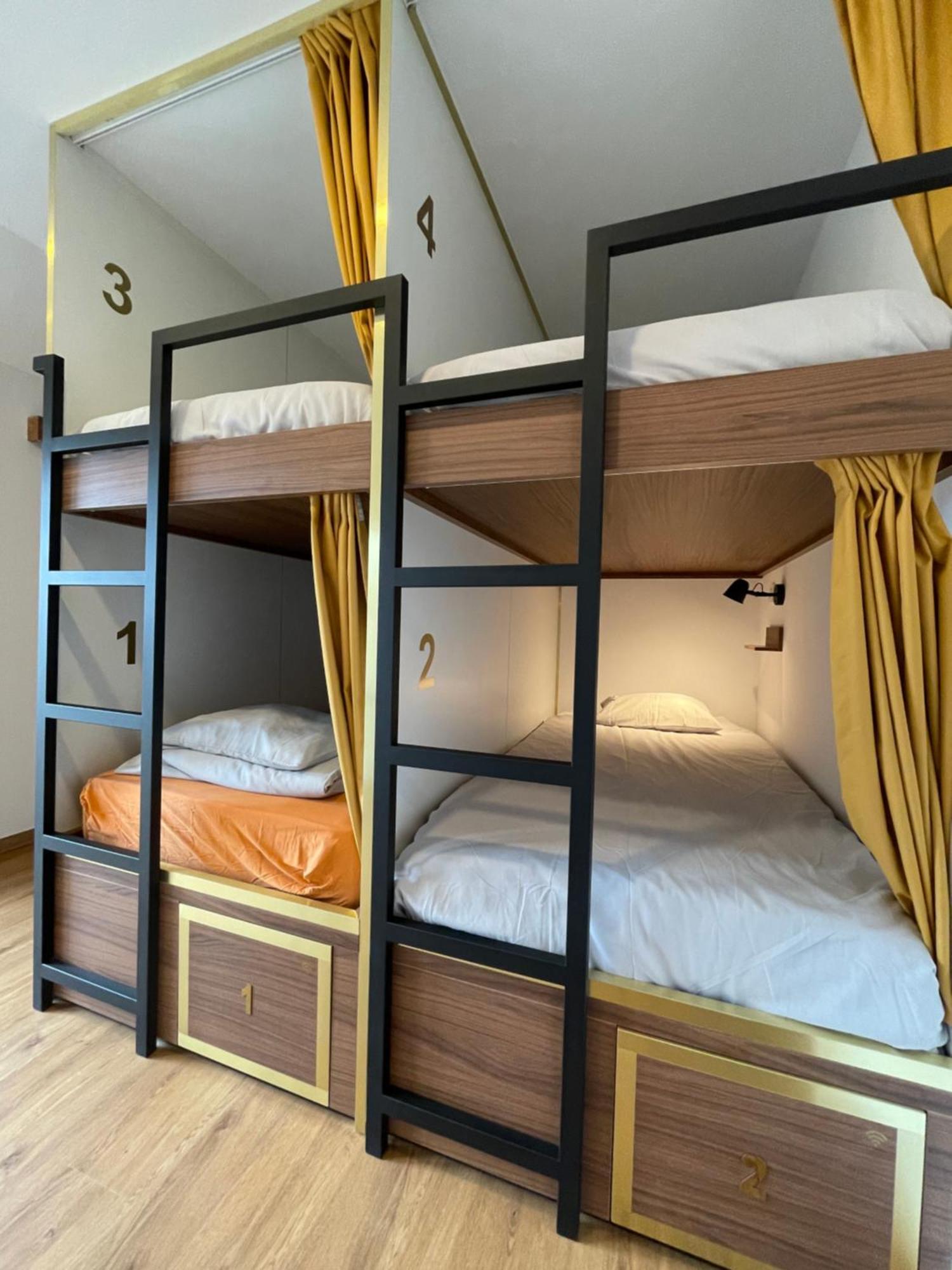 33 Hostel Балеал Екстериор снимка