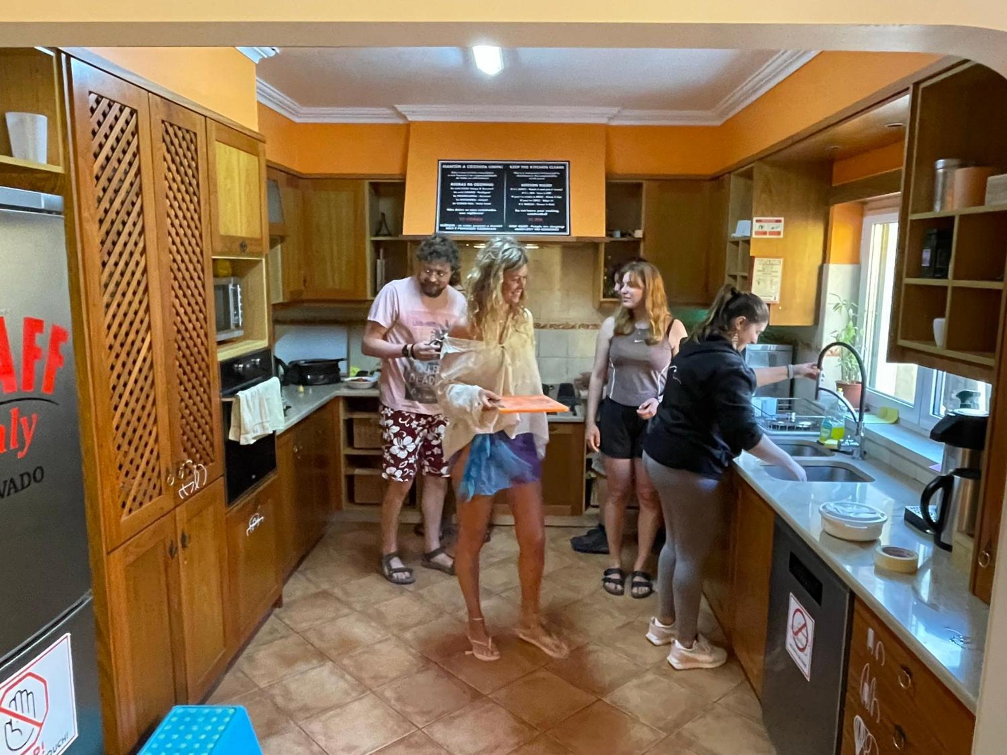 33 Hostel Балеал Екстериор снимка