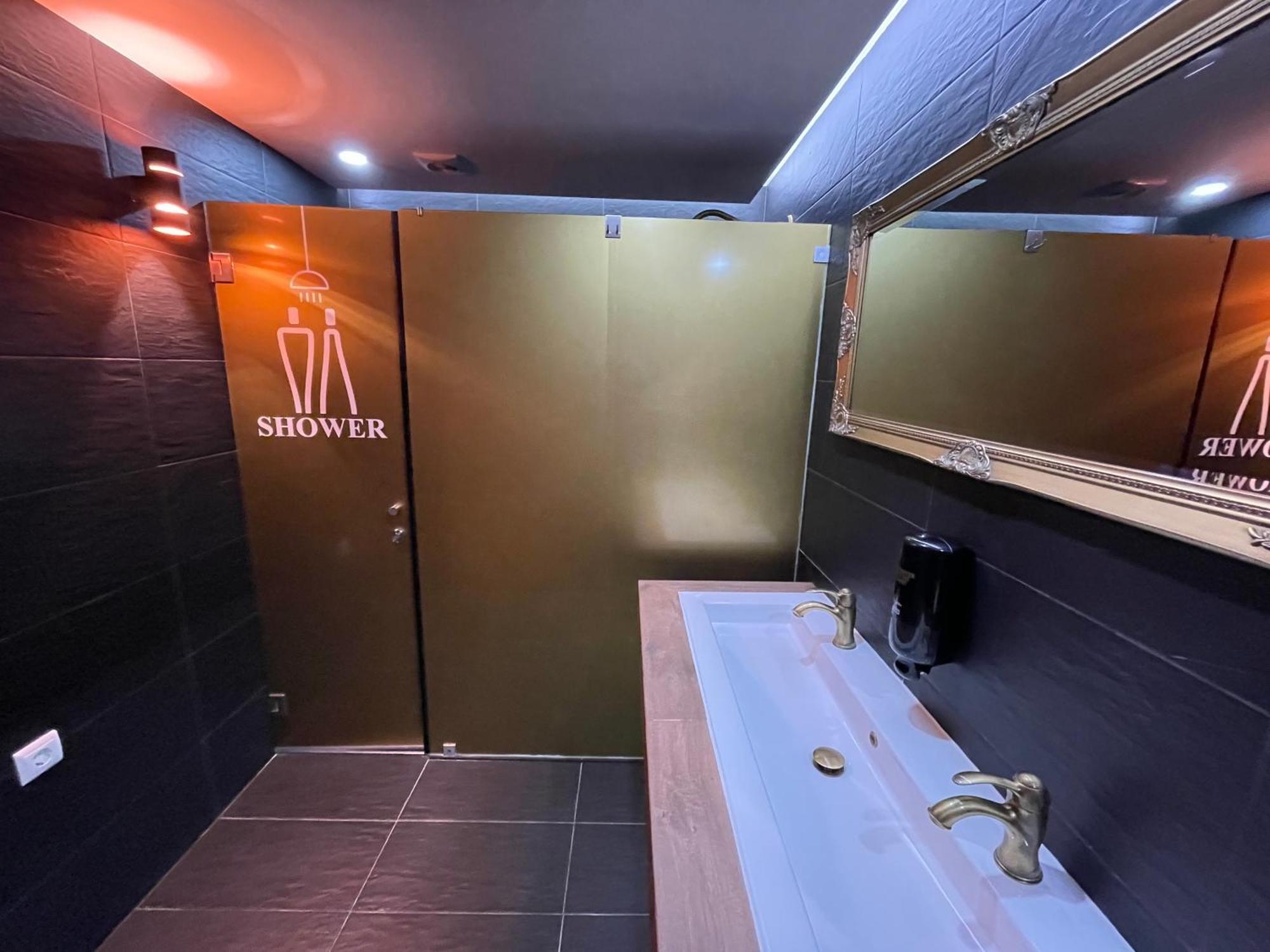 33 Hostel Балеал Екстериор снимка