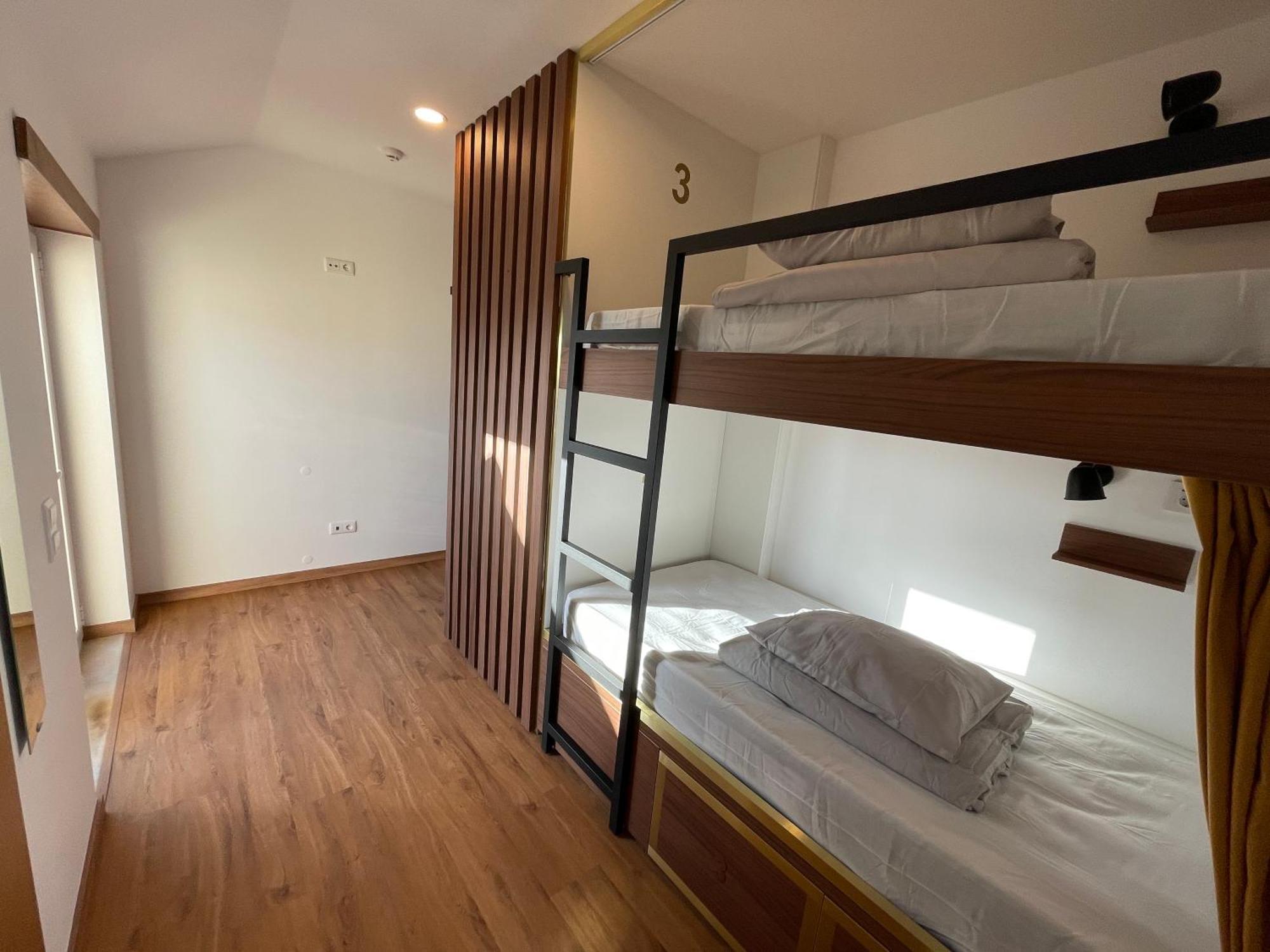 33 Hostel Балеал Екстериор снимка
