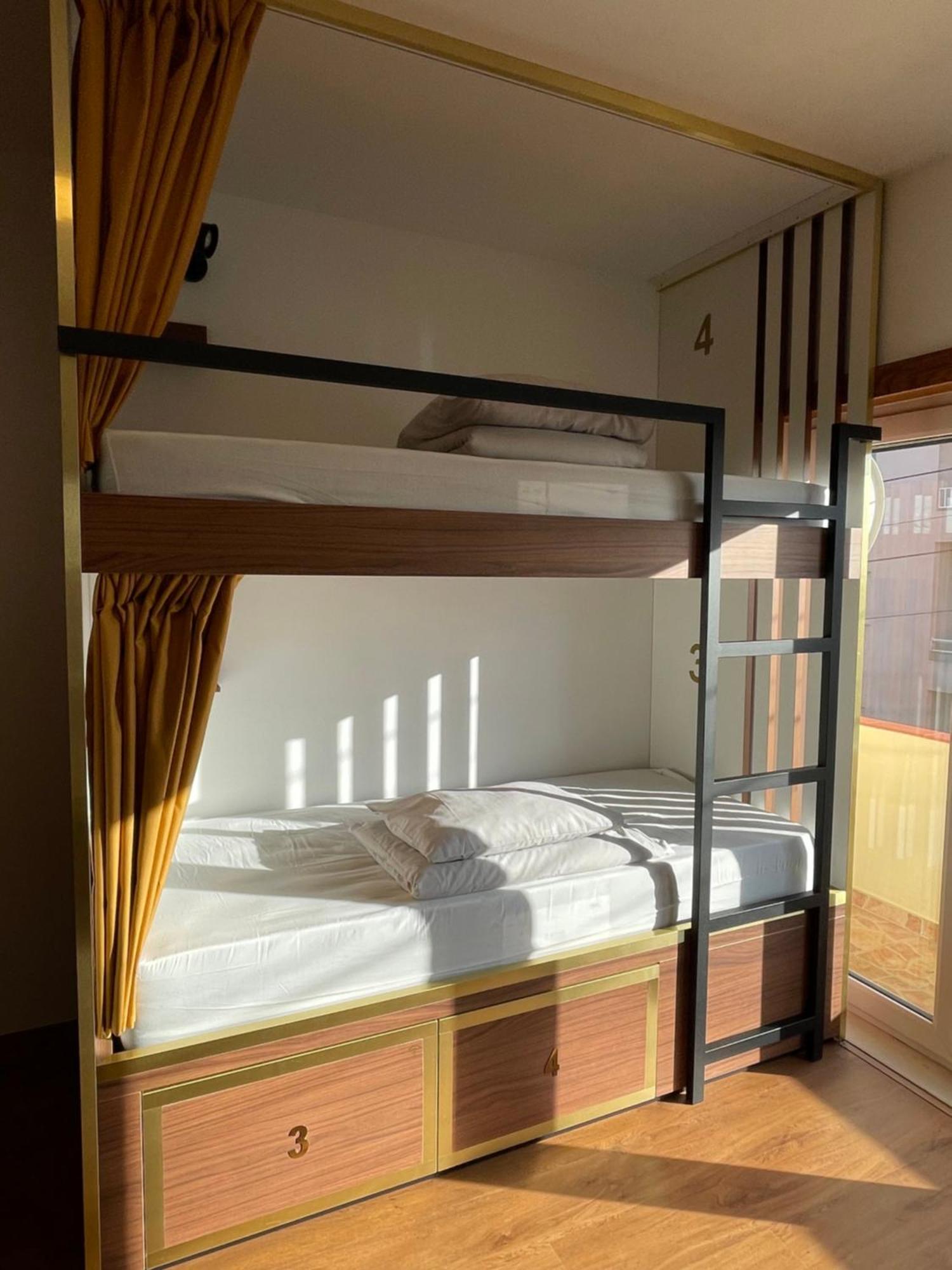 33 Hostel Балеал Екстериор снимка