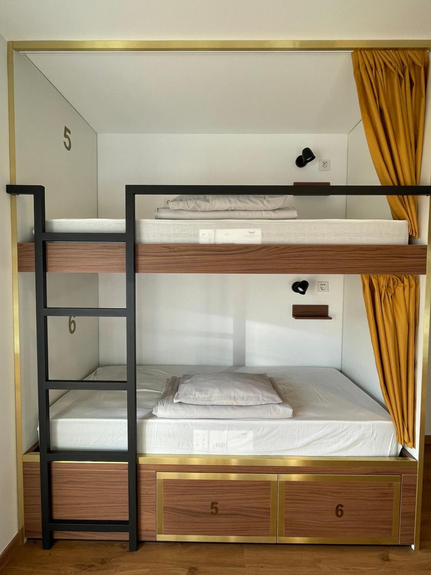 33 Hostel Балеал Екстериор снимка