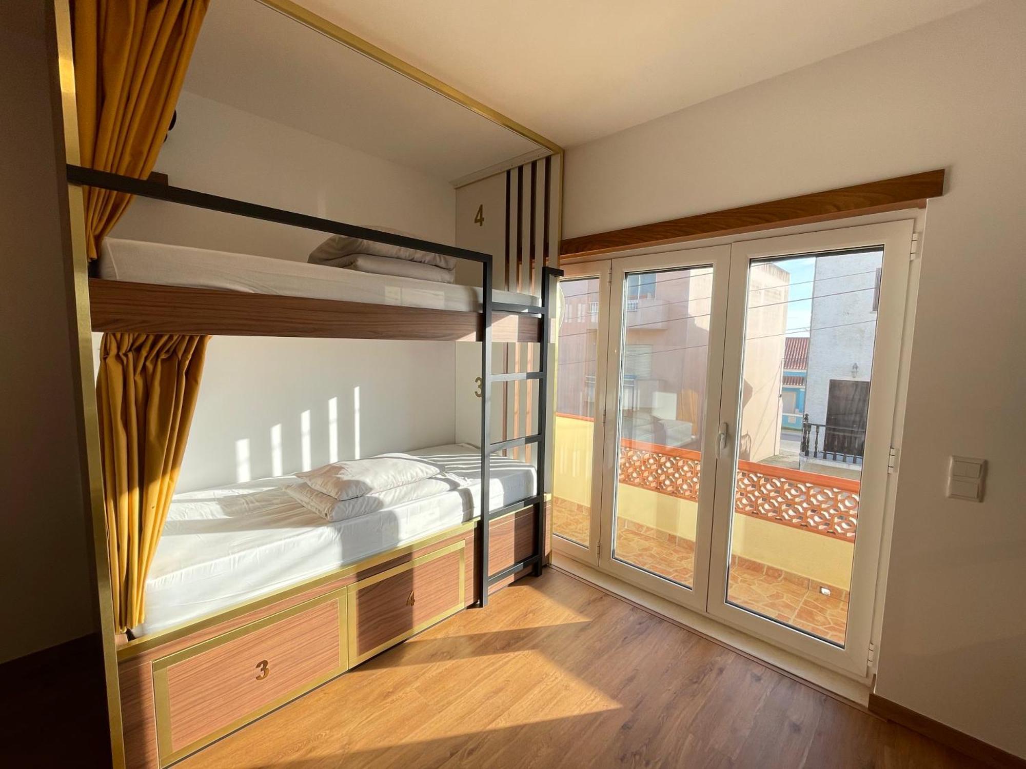 33 Hostel Балеал Екстериор снимка