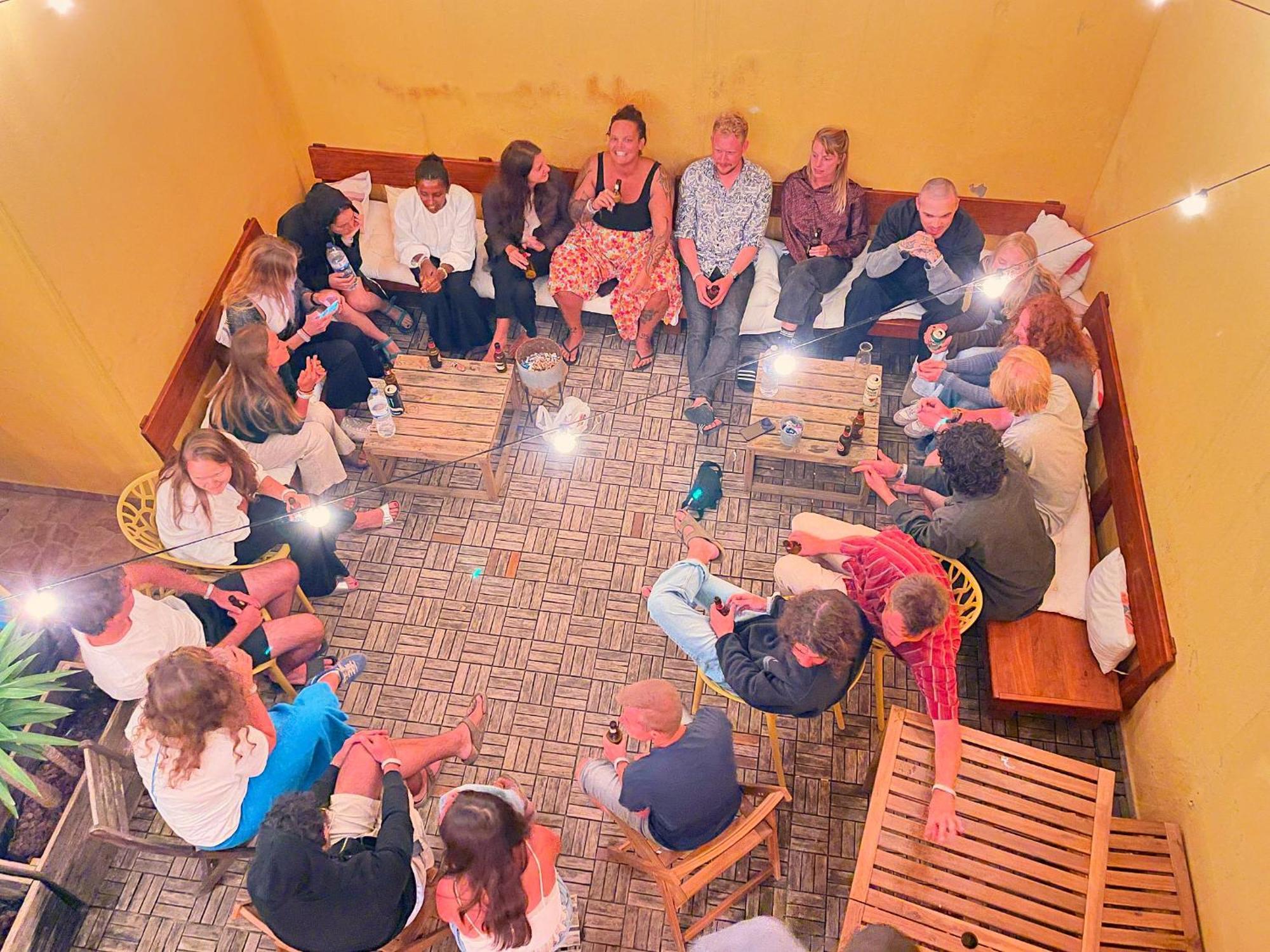 33 Hostel Балеал Екстериор снимка