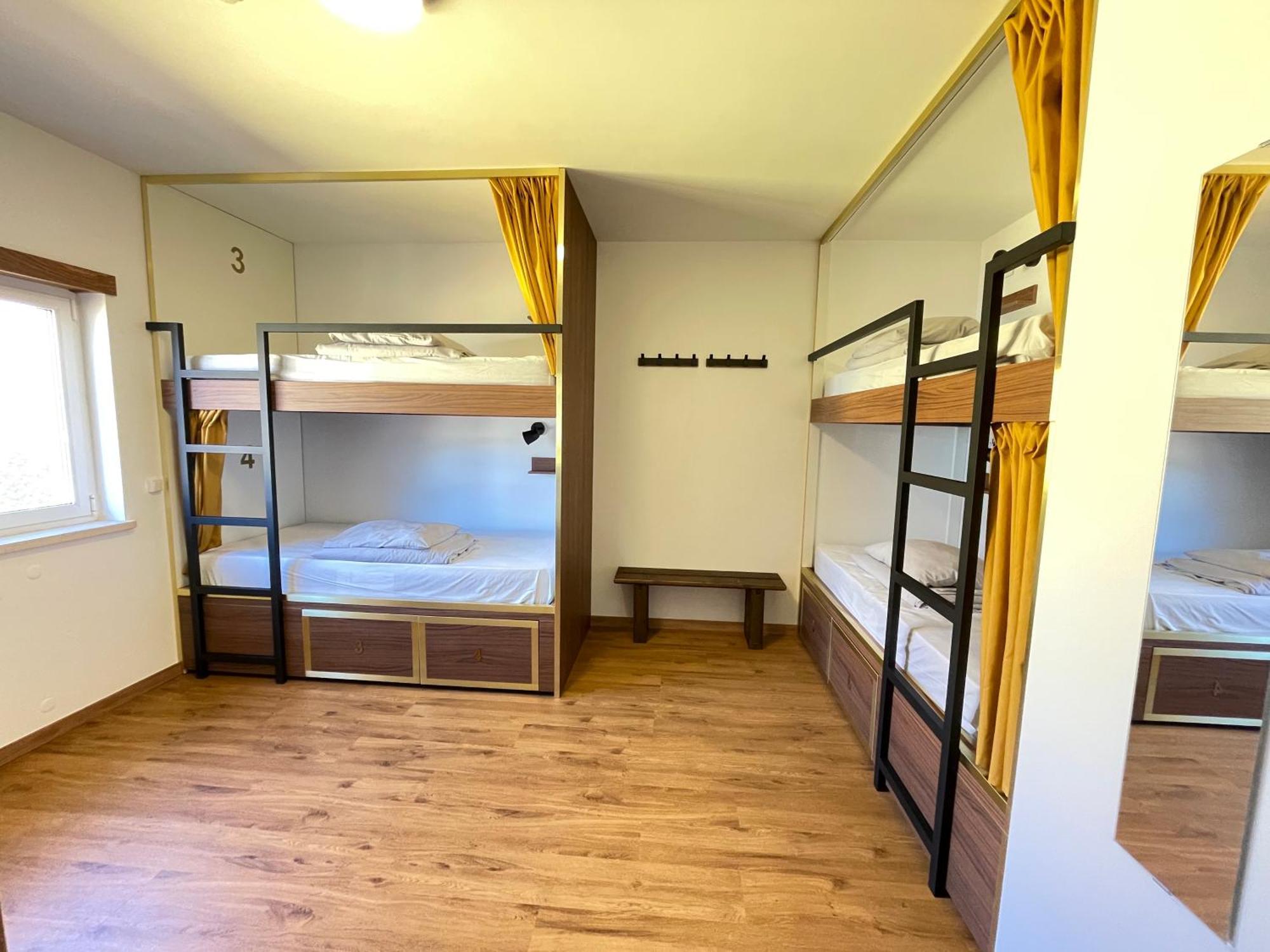 33 Hostel Балеал Екстериор снимка